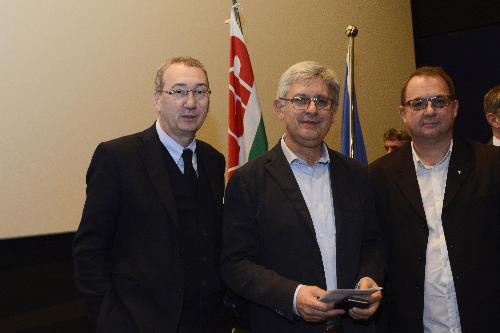 Sergio Bolzonello (Vicepresidente Regione FVG e assessore Attività produttive, Turismo e Cooperazione), Angelo Colombini (Segretario confederale CISL) e Alberto Monticco (Segretario CISL FVG) alla tavola rotonda della CISL FVG "Industry 4.0" - Monfalcone 28/11/2017